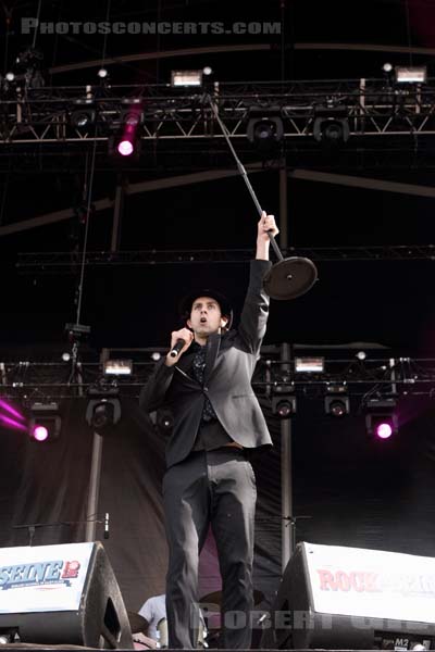 MAXIMO PARK - 2012-08-25 - SAINT CLOUD - Domaine National - Grande Scene - 